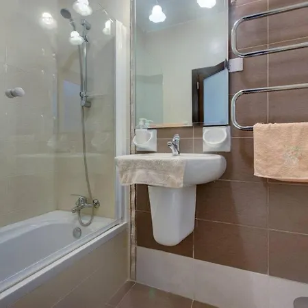 Steps From The Sea - Side Seaview - Sleep 5 San Pawl il-Baħar